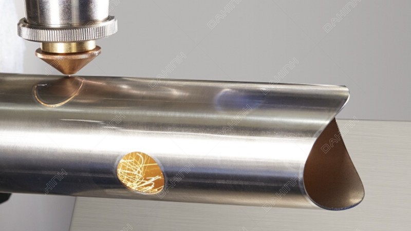 CẮT LASER ỐNG, HỘP KIM LOẠI